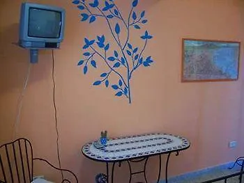 לינה וארוחת בוקר Soriano44 3*