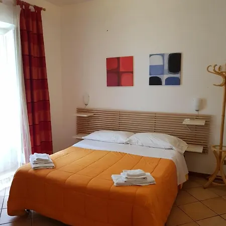 Soriano44 3* Naples