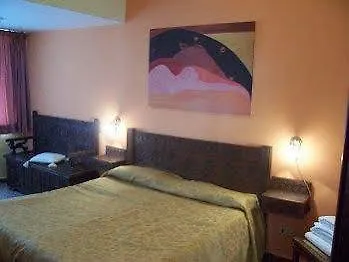 Soriano44 3* Naples