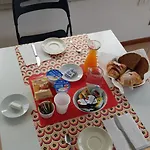 לינה וארוחת בוקר Soriano44