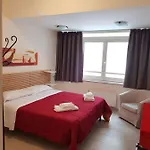 לינה וארוחת בוקר Soriano44 4*